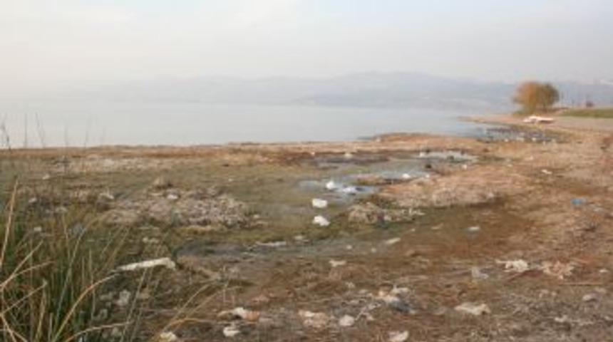 Suyu 7 metre &ccedil;ekilen Sapanca G&ouml;l&uuml; korkutuyor