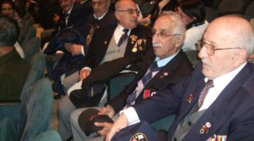 Koreli sanat&ccedil;ılardan Kore gazilerine klasik m&uuml;zik ziyafeti