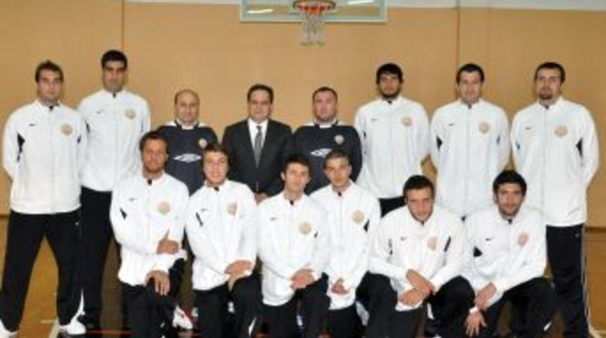 Yeşil Giresun Belediyespor potada fırtına gibi esiyor