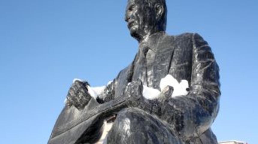 Kars'ta kırılan heykellerin failleri yakalandı