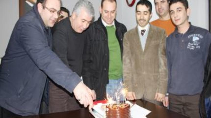 GESİAD&rsquo;tan, Nevşehir Kent Haber Gazetesi&rsquo;ne pastalı kutlama