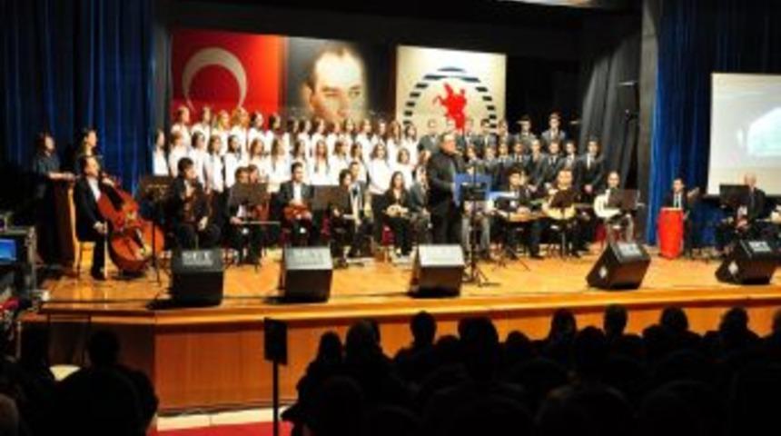 Davetliler, T&uuml;rk Sanat M&uuml;ziği konseriyle kendinden ge&ccedil;ti