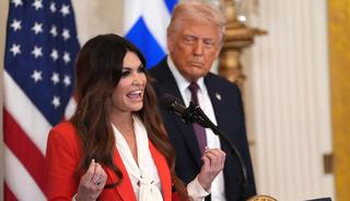 ABD'de Yunanistan el&ccedil;isi krizi: Trump istifasını istedi