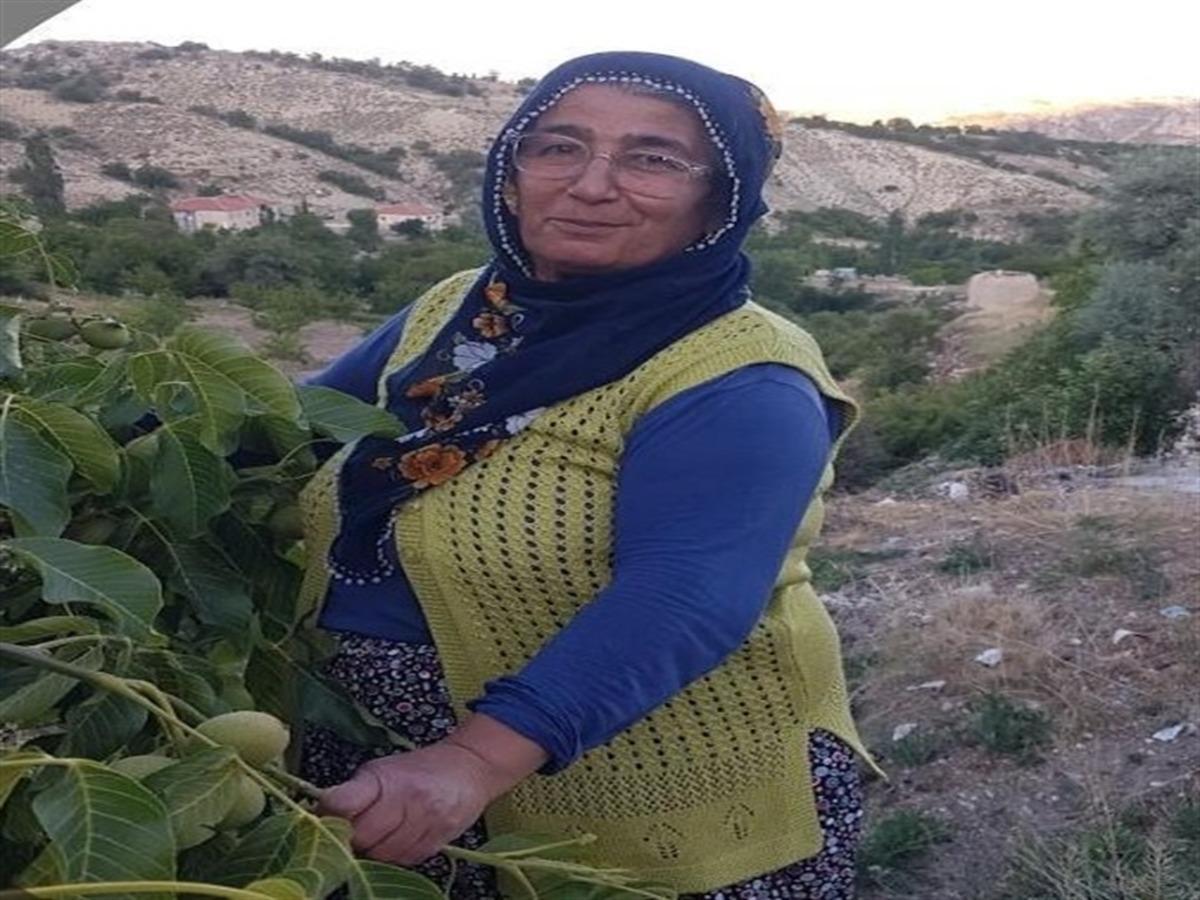 Kahreden haber: Anne-oğul 2 saat arayla kalp krizinden hayatını kaybetti 1