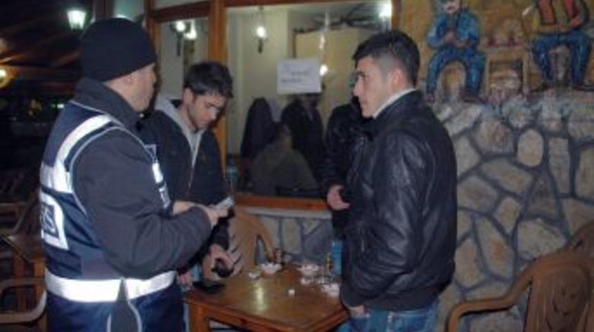 Manisa'da &ccedil;eşitli su&ccedil;lardan aranan 7 kişi yakalandı