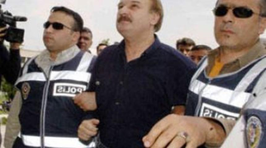 YAŞ kararına itiraz eden Muzaffer Tekin'e maaş bağlandı