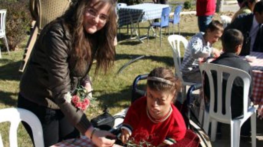 Muğla&rsquo;da D&uuml;nya &Ouml;z&uuml;rl&uuml;ler G&uuml;n&uuml; kutlandı