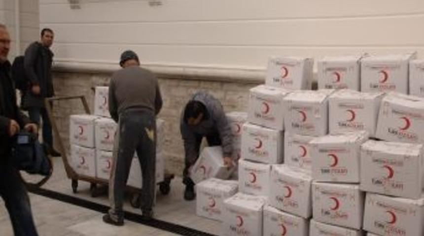 Kızılay'dan Ermeniler'e yılbaşı &ouml;ncesi yardım