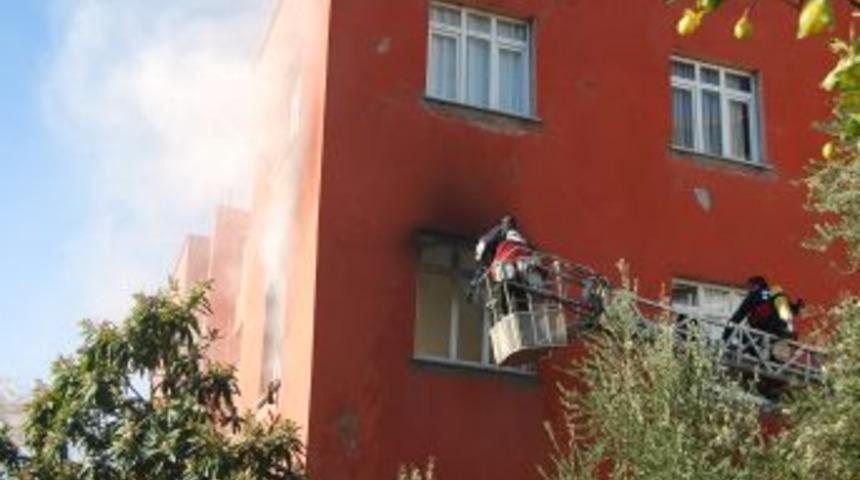 Kozan'daki ev yangını korkuttu