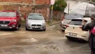  Bursa&rsquo;da sağanak yağış hayatı olumsuz etkiledi