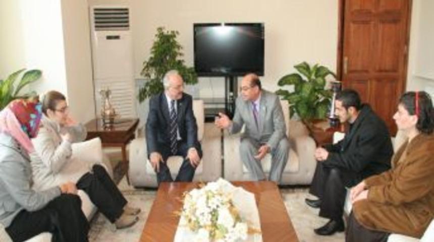 Vali Yenig&uuml;n: Engellilerin eğitimindeki engelleri kaldırmalıyız