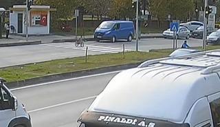 Bartın'da 6 yaşındaki &ccedil;ocuğa otomobil &ccedil;arptı! 