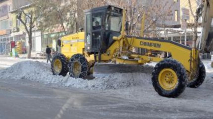 Muş'ta t&uuml;m k&ouml;y yolları a&ccedil;ıldı