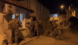 Balıkesir&rsquo;de narkotik ve ka&ccedil;ak silah operasyonu: 20 g&ouml;zaltı