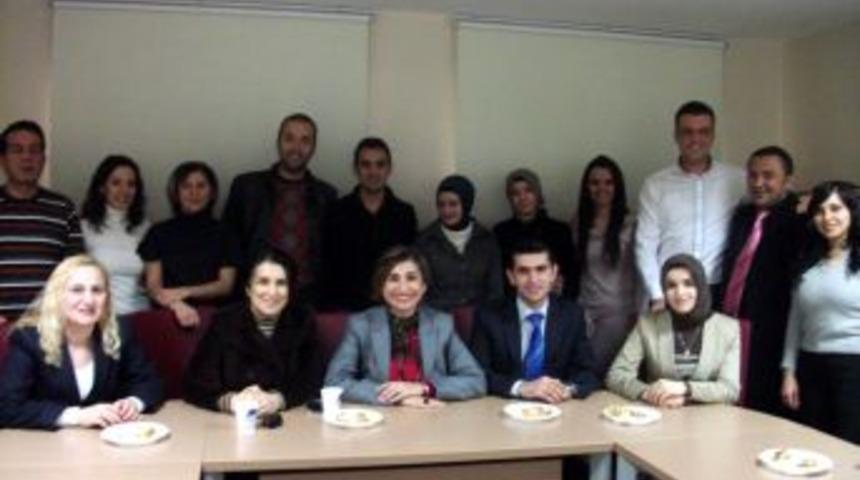 Paramadikler yuva &ccedil;ocuklarını sevindirdi