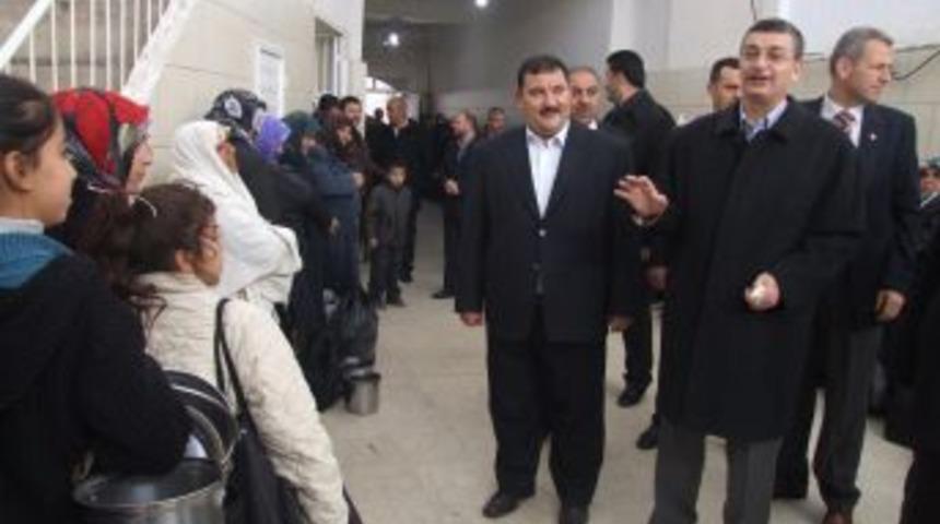 Şanlıurfa'da 15 bin kişiye aşure dağıtıldı