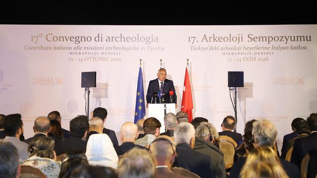 Bakan Ersoy, Denizli'de 17. İtalyan Arkeoloji Misyonları Sempozyumu'nda konuştu