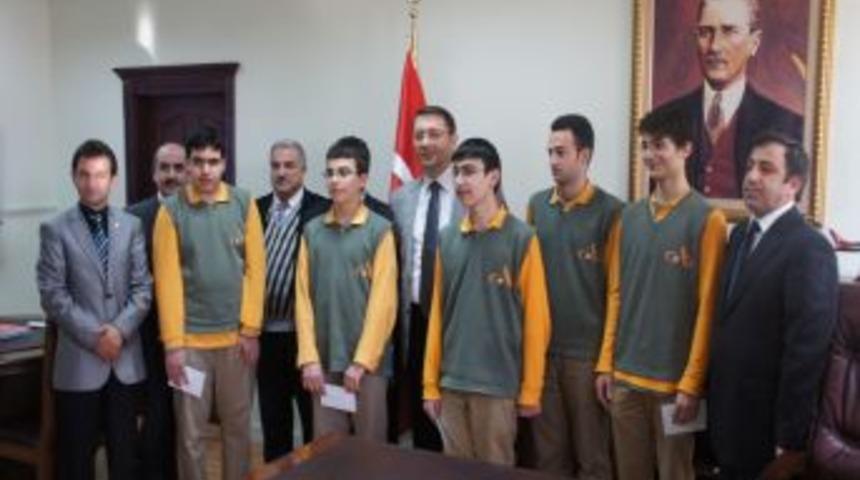 Esmer: Aziziye&rsquo;den, D&uuml;nya Matematik Olimpiyatları&rsquo;nda da başarı bekliyorum