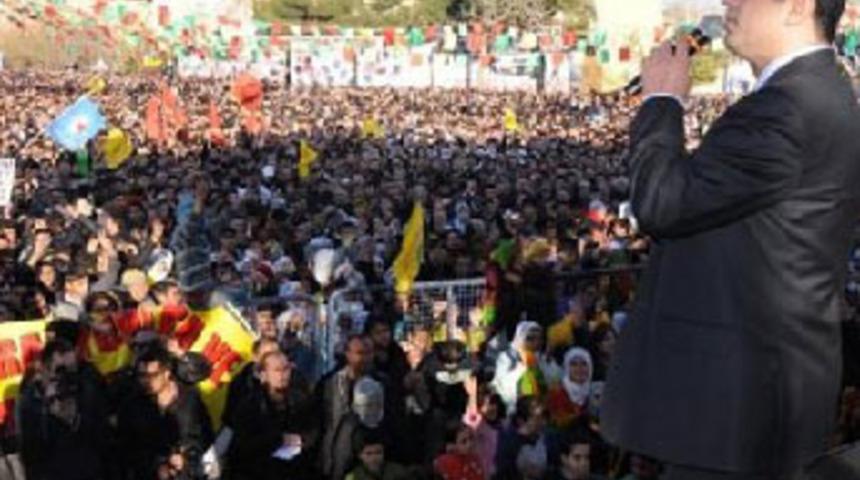 Diyarbakır'da BDP'den g&ouml;vde g&ouml;sterisi