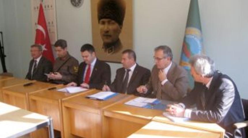 Saruhanlı Kaymakamı Otcu muhtarlarla biraraya geldi