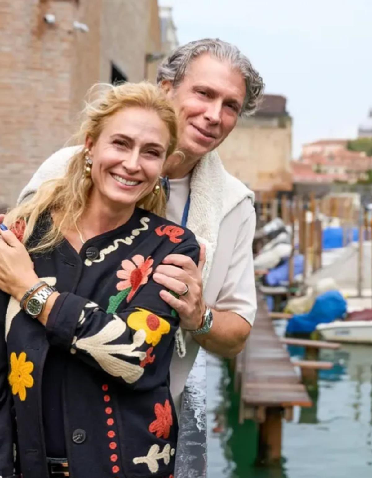 Ceyda Düvenci ve eşi Güçlü Mete den aşk dolu pozlar 1