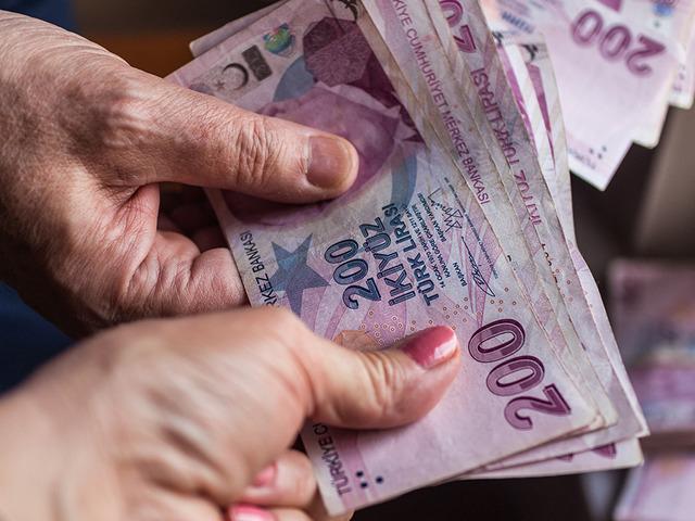 &Ccedil;alışan emekliyi ilgilendiriyor: İsa Karakaş SGK'dan rapor parası i&ccedil;in tek tek sıraladı