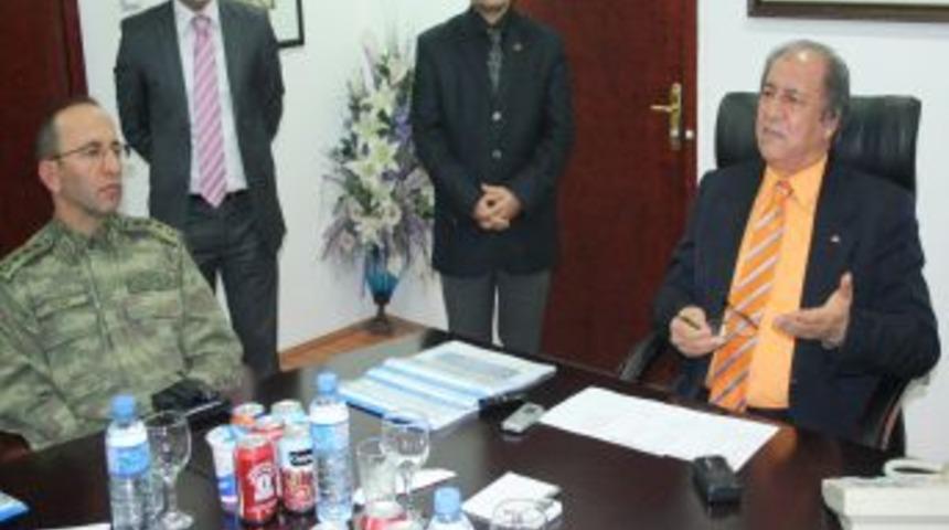 Vali Kara: Kars&rsquo;ta teleferiğe ihtiyacımız var