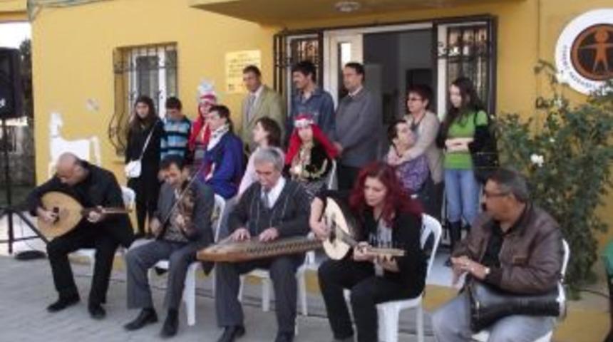 Edremit&rsquo;te engellilere bilgisayar operat&ouml;rl&uuml;ğ&uuml; sertifikası