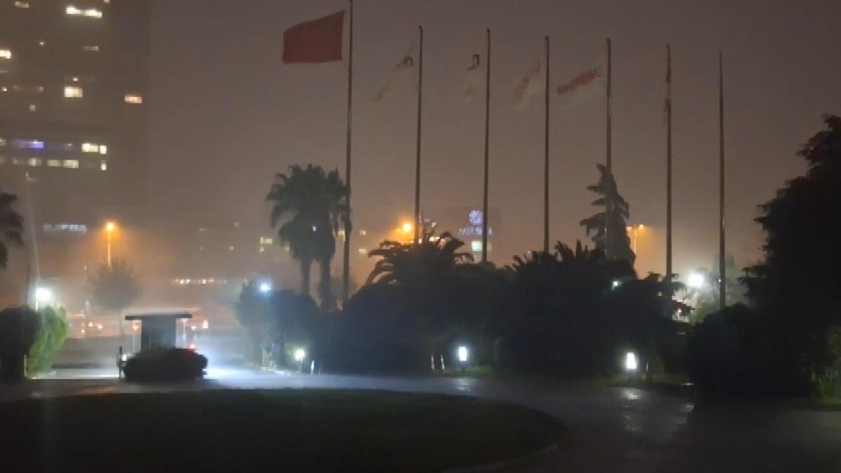 İstanbul sağanağa teslim! Yollar göle döndü: Bir kadın sulara böyle kapıldı... 5