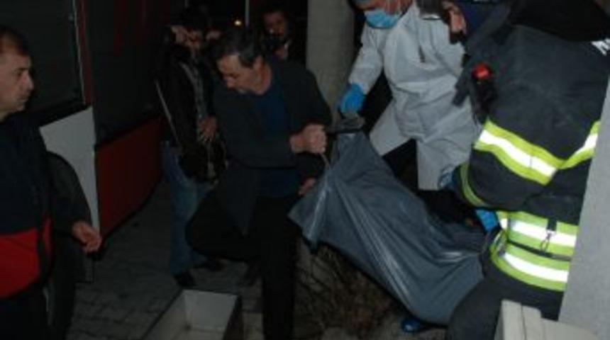 Evinde &ccedil;ıkan yangında hayatını kaybetti