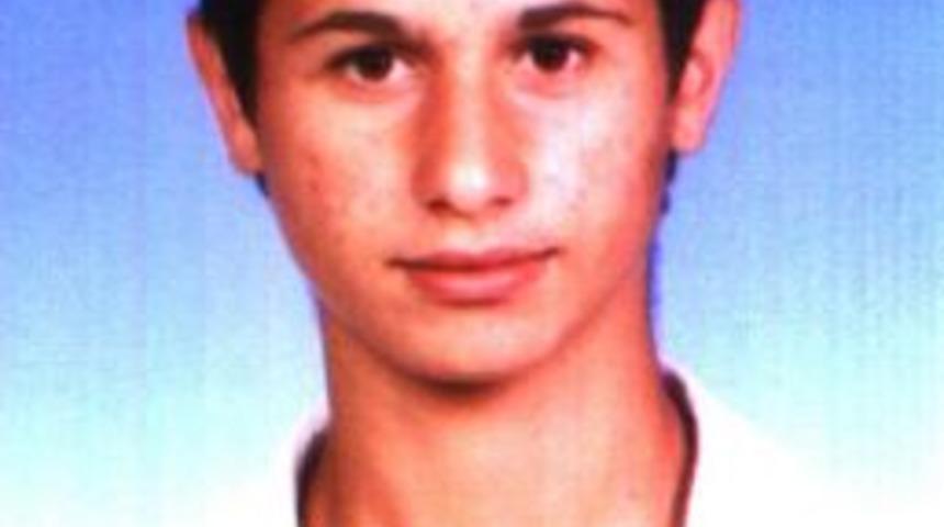 Derste elektrik akımına kapılan meslek lisesi &ouml;ğrencisi &ouml;ld&uuml;