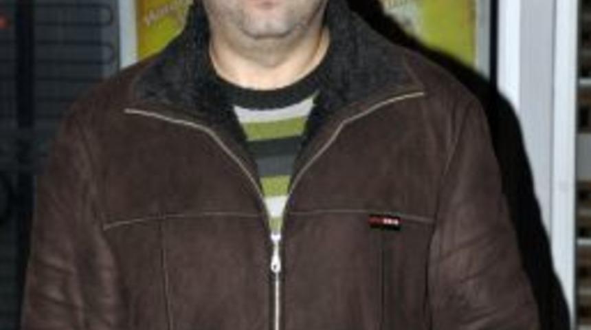 Kredi kartı şifresini c&uuml;zdanında sakladı, 3 bin lirasından oldu