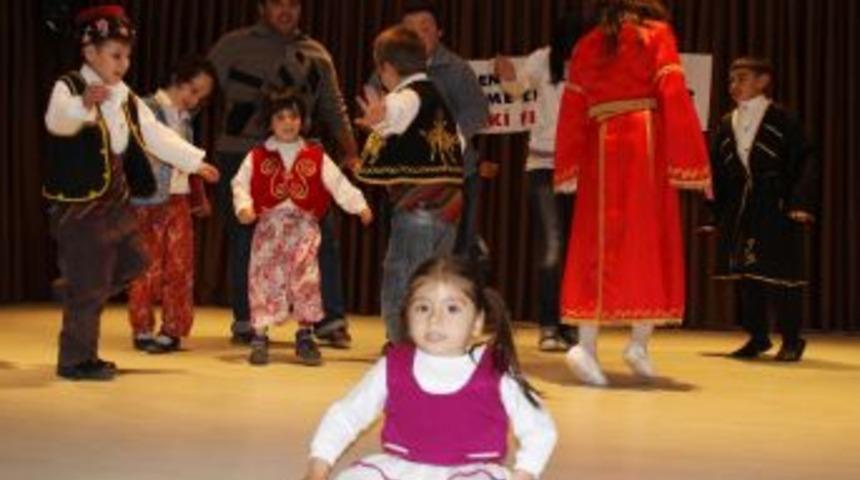 Engelliler danslarıyla ve sesleriyle davetlileri hayran bıraktı