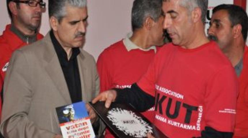 BİNGİAD'dan Bing&ouml;l AKUT&rsquo;a plaket