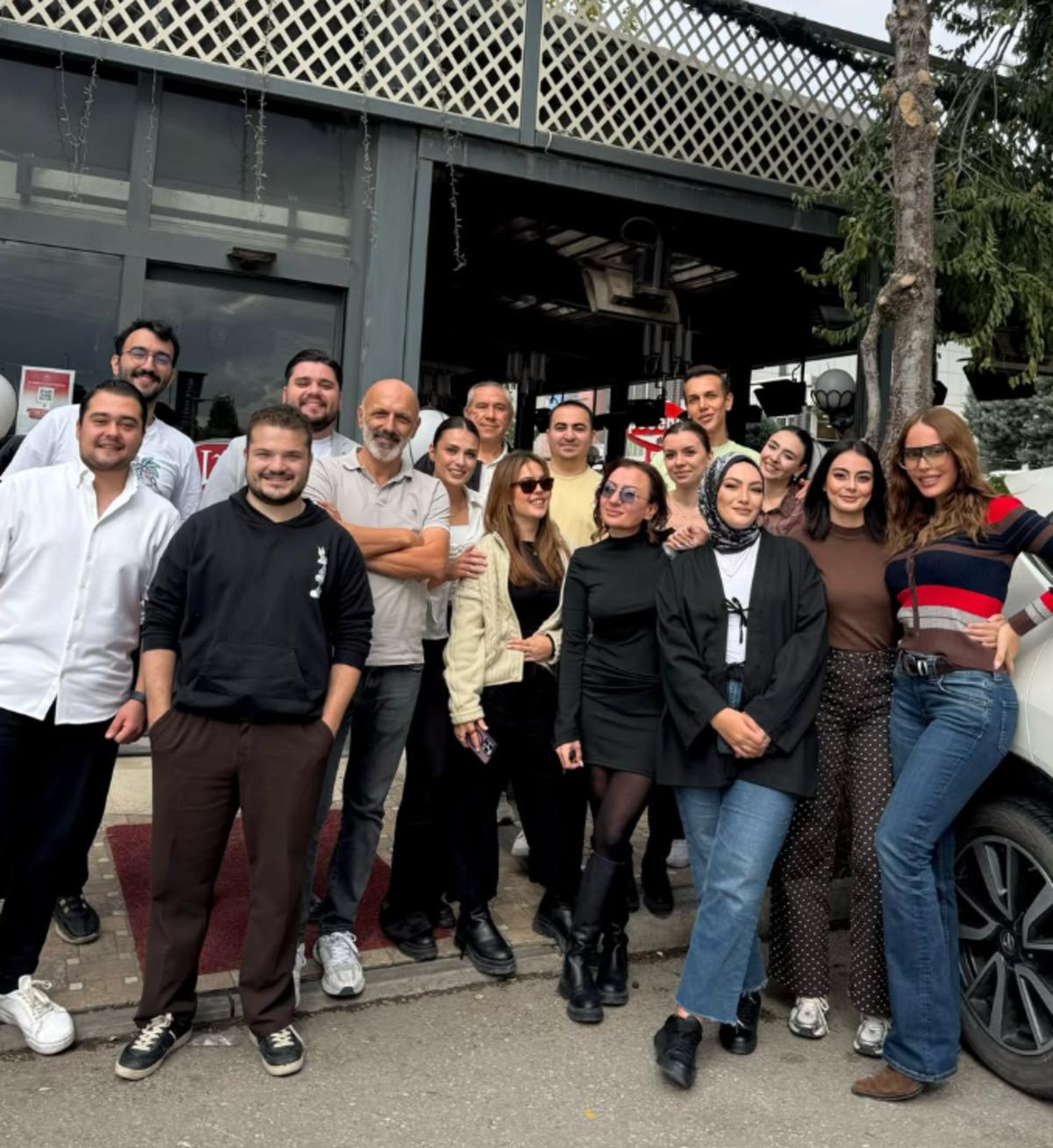 Hande Sarıoğlu nun sunduğu Beyaz TV Ana Haber yayından kalktı! Her şeyi bırakıp Ankara ya yerleşmişti 1
