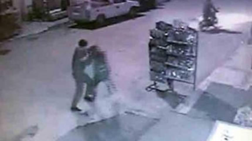 Kapka&ccedil;&ccedil;ılar g&uuml;venlik kamerasına yakalandı