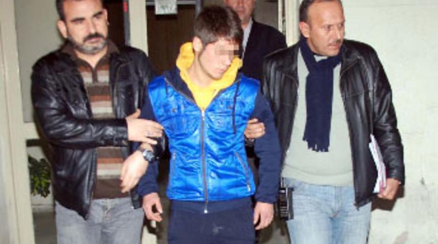 Kız arkadaşına mesaj atan genci &ouml;ld&uuml;rd&uuml;