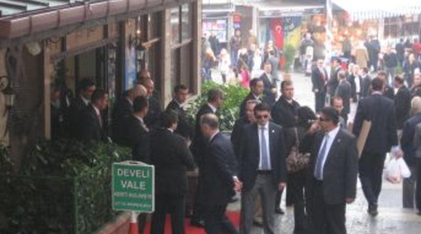 Samatya Meydanı'nı gezen Joe Biden, alışveriş yaptı