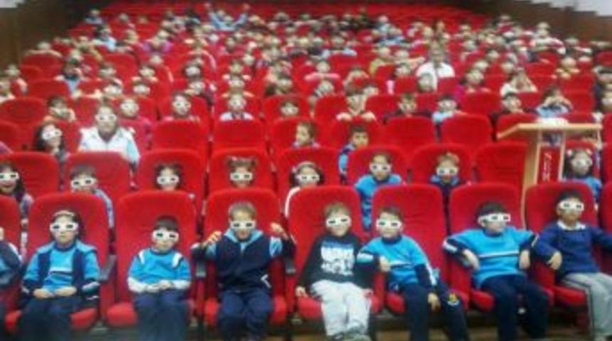 Minikler sanal alemde aya &ccedil;ıktılar