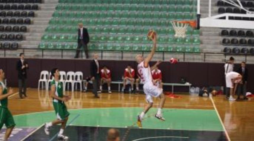 Denizli Belediyespor Basketbol takımı kazanmaya devam ediyor