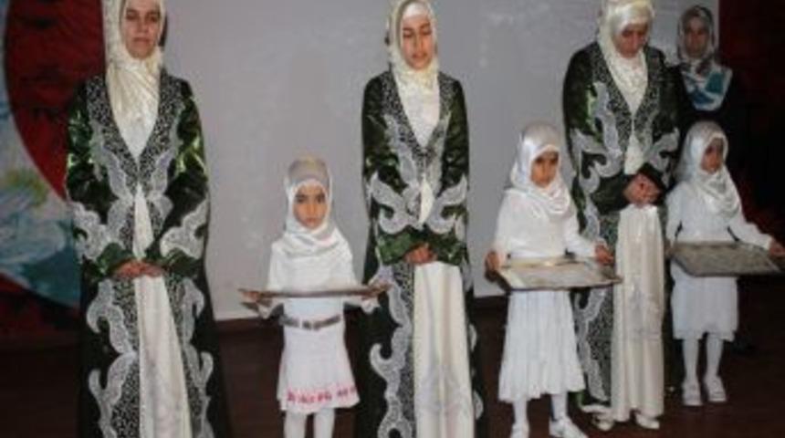 Silopi&rsquo;de hafızlıklarını tamamlayan 3 kız &ouml;ğrenci i&ccedil;in merasim