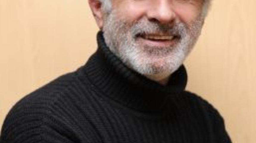 T&uuml;kenmez kalemle yaptığı resimlerini sanatseverlerle buluşturuyor