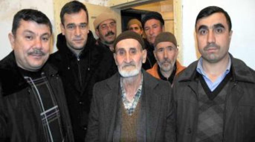 24 evin yandığı 82 haneli k&ouml;ydeki yangın ilk değil