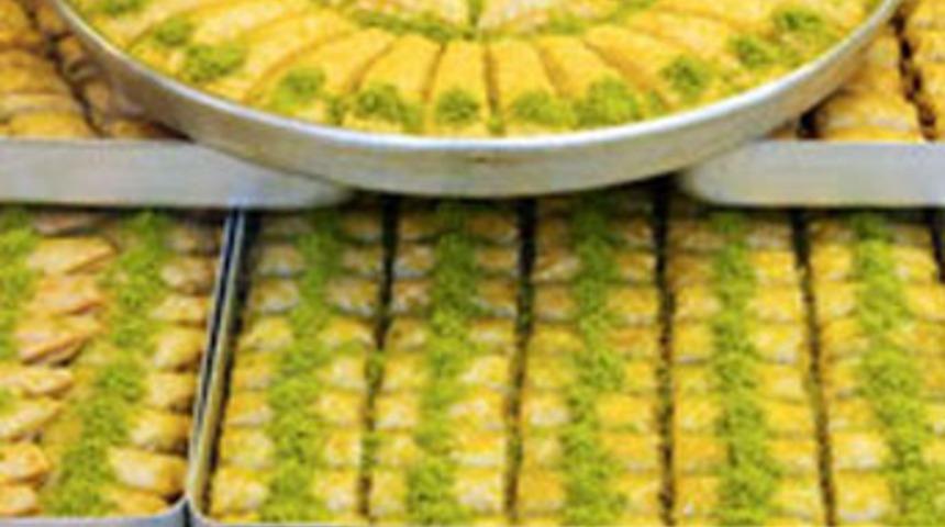 Hırsızları yedikleri baklava yakalattı