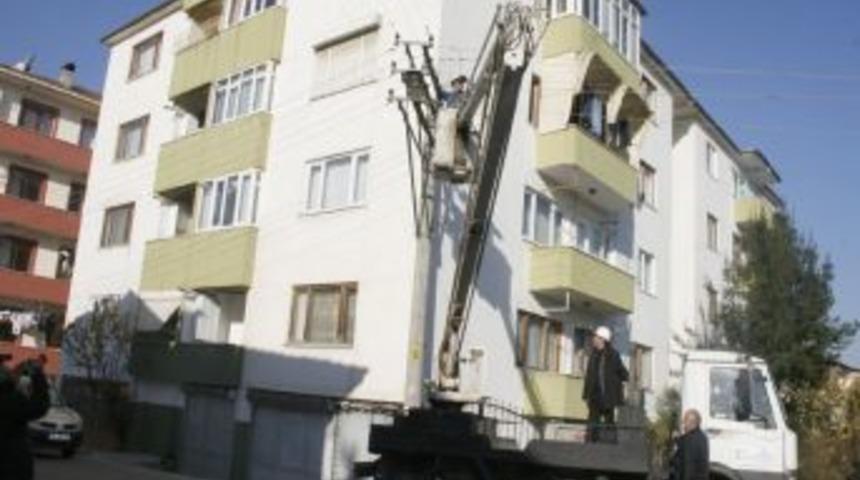 Hasarlı evlerin tahliyesinde savaş &ccedil;ıktı