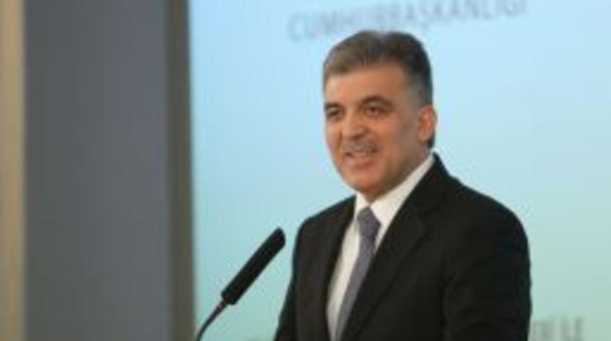 Cumhurbaşkanı G&uuml;l, bilim insanlarına T&Uuml;BİTAK &ouml;d&uuml;l&uuml; verdi