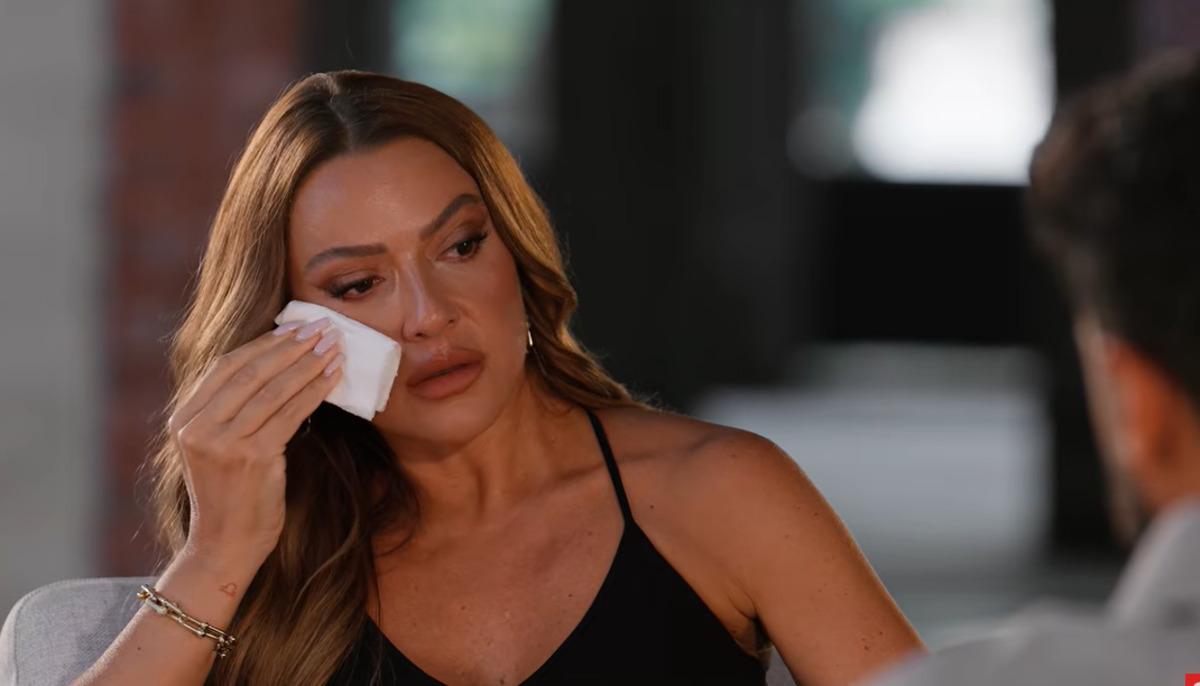 Hadise konuşmakta zorlandı, gözyaşlarını tutamadı! Bu yüzden terapiye bile başlamış 2