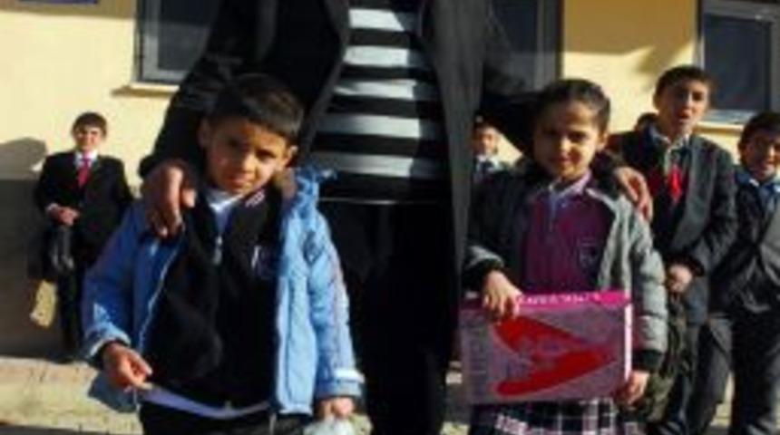 Başkale&rsquo;de depremzede &ouml;ğrenciler ders başı yaptı