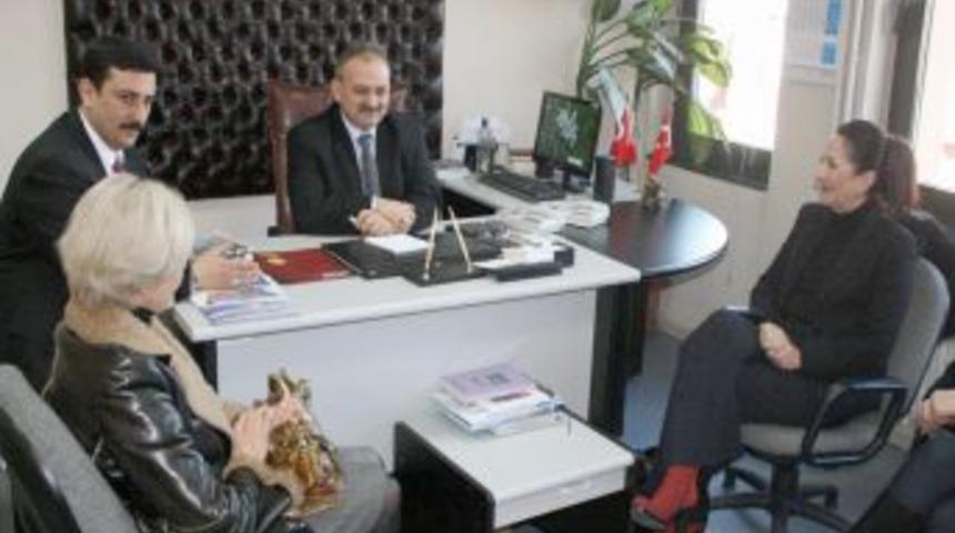 İlk&ouml;ğretim &ouml;ğrencilerine s&uuml;t kampanyasına destek artıyor