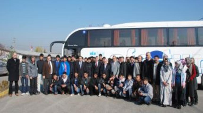 Depremzede &ouml;ğrenciler eğitimlerini s&uuml;rd&uuml;rmek i&ccedil;in Kocaeli'de